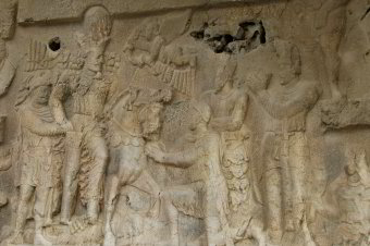 Felsreliefs in der Tang-e Chowgan