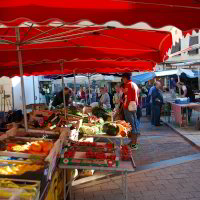 Auf dem Markt in Décize