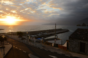 Bild: Sonnenaufgang vom Hotelzimmer aus