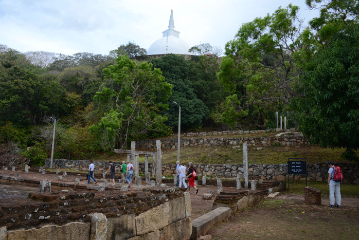 Aufstieg zum Kloster Mihintale