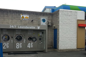 Bild: Waschmaschinen an der Tanke