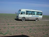 Bild: Unser Bus wird überholt Bild: Unser Bus wird überholt