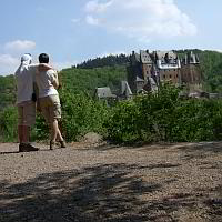 Bild: Vor der Burg Eltz Bild: Vor der Burg Eltz