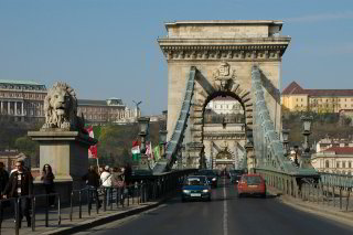 Die Kettenbrücke Die Kettenbrücke