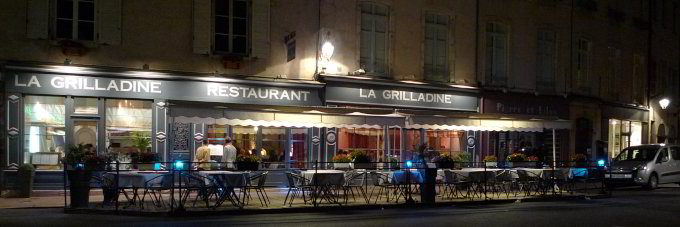 Restaurant bei Nacht Restaurant bei Nacht