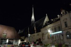 Hotel Dieu bei Nacht