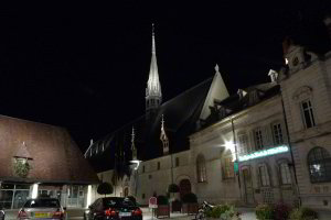 Hotel Dieu bei Nacht