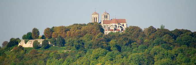 Basilika Sainte-Marie-Madeleine in Vézelay Basilika Sainte-Marie-Madeleine in Vézelay