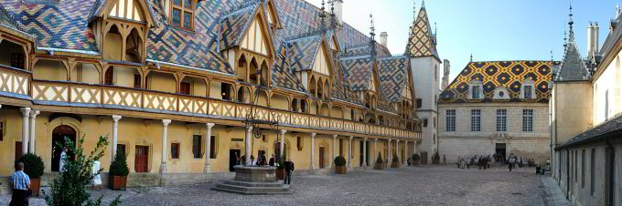 Innenhof des Hotel Dieu