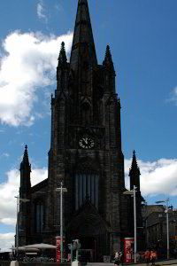 entweihte Kirche mit Café und Veranstaltungsbüro