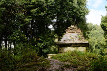 Bild: Ein Stupa auf dem Weg nach oben