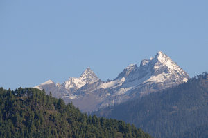 Bild: Ein 'Local Mountain' morgens früh vom Hotel aus