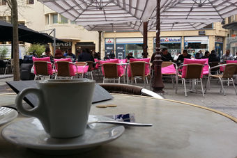 Bild: Ein Cafe sur la Place muß einfach sein Bild: Ein Cafe sur la Place muß einfach sein