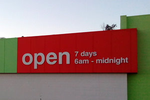 Bild: Die Öffnungszeiten des Supermarktes Countdown in Napier. Bild: Die Öffnungszeiten des Supermarktes Countdown in Napier.