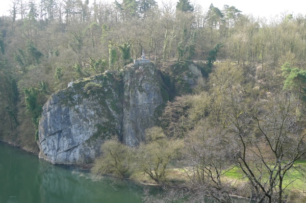 Da hinten steht er, der König Konrad