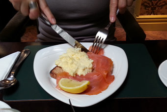 Bild: RĂĽhrei mit Lachs Bild: RĂĽhrei mit Lachs