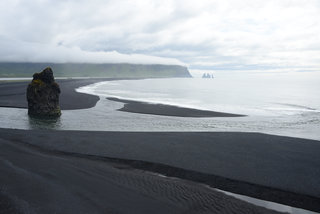 Auf dem Felsen Dyrhólaey