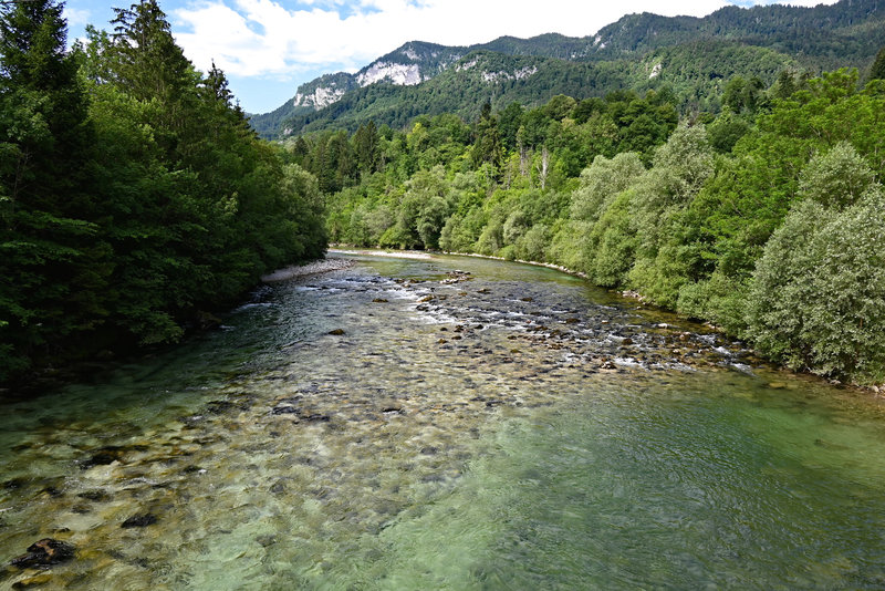 Rauschendes Flüßchen in grandioser Natur